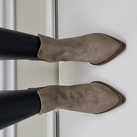 Vince Camuto VC-Gigietta women Tan leather suede pointed toe ankle bootie 7.5 - Picture 5 of 13